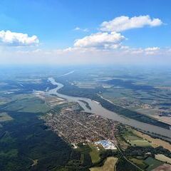Flugwegposition um 12:50:12: Aufgenommen in der Nähe von Kleingebiet Győr, Ungarn in 1412 Meter